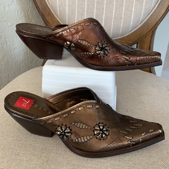 NWOT BCBGirls Western Mule - Picture 10 of 14